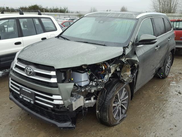 5TDJZRFH7JS818609 - 2018 TOYOTA HIGHLANDER GREEN photo 2