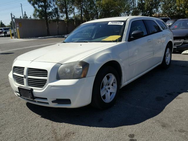 2D4FV48V05H571514 - 2005 DODGE MAGNUM SXT WHITE photo 2