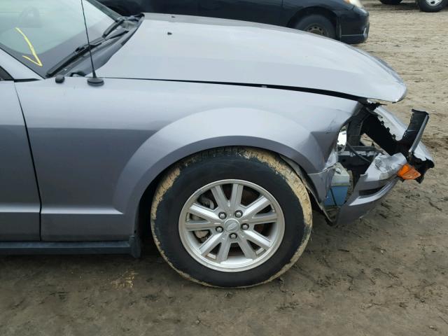 1ZVFT80N975349308 - 2007 FORD MUSTANG GRAY photo 9