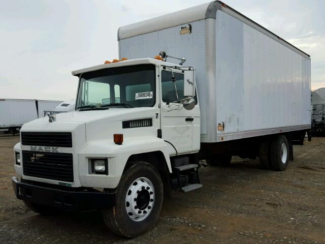 VG6BA09B9WB701817 - 1998 MACK 300 CS300 WHITE photo 2