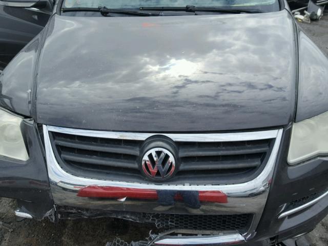 WVGBE77L88D023318 - 2008 VOLKSWAGEN TOUAREG 2 CHARCOAL photo 7