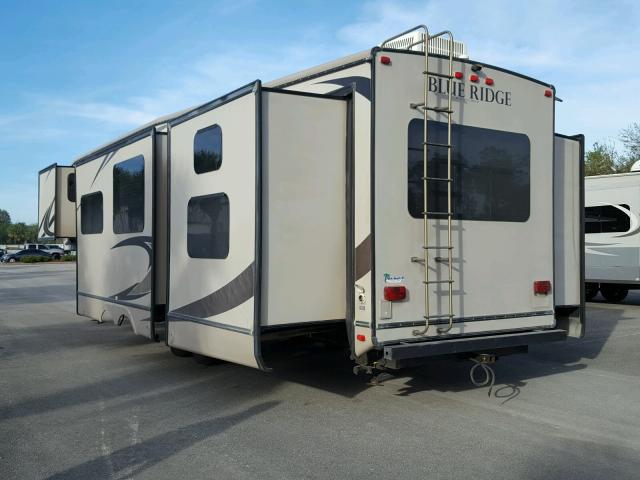 4X4FBLN28CG097762 - 2012 WILDWOOD MOTORHOME TWO TONE photo 3