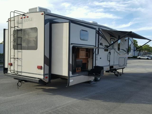 4X4FBLN28CG097762 - 2012 WILDWOOD MOTORHOME TWO TONE photo 4