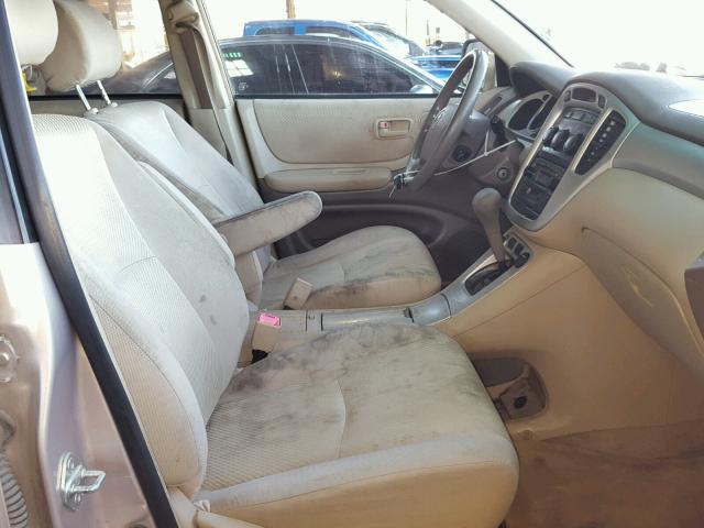 JTEGP21A240008065 - 2004 TOYOTA HIGHLANDER BEIGE photo 5