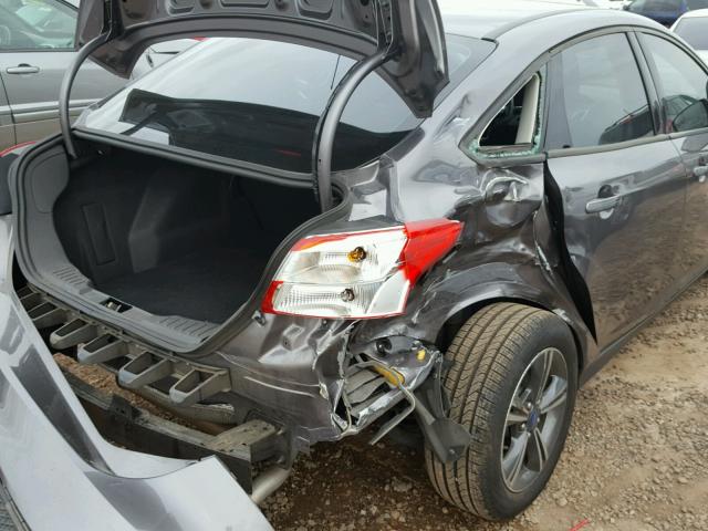 1FAHP3F25CL167813 - 2012 FORD FOCUS SE GRAY photo 9