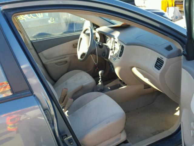 KNADE123866139070 - 2006 KIA RIO GRAY photo 5