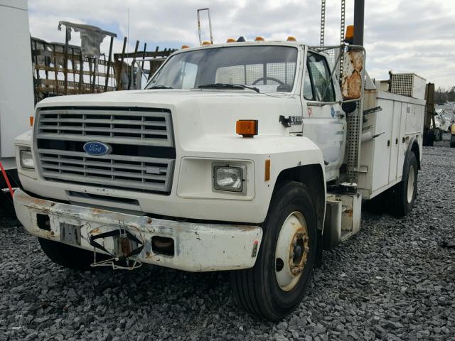 1FDXK74P7PVA09666 - 1993 FORD F700 F WHITE photo 2