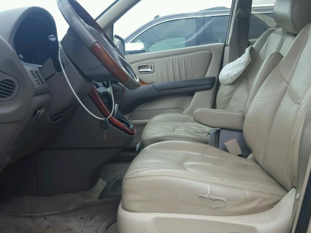 JTJGF10U320149928 - 2002 LEXUS RX 300 TAN photo 5