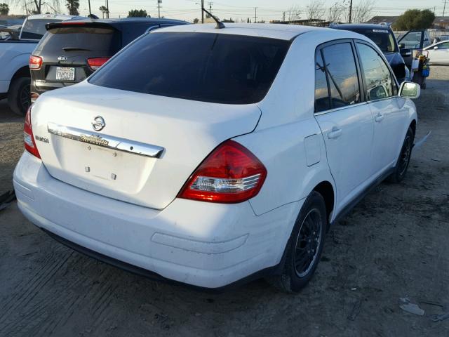 3N1BC11E08L452855 - 2008 NISSAN VERSA S WHITE photo 4