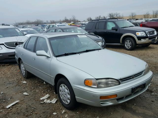 4T1SK12E7SU607117 - 1995 TOYOTA CAMRY LE GREEN photo 1