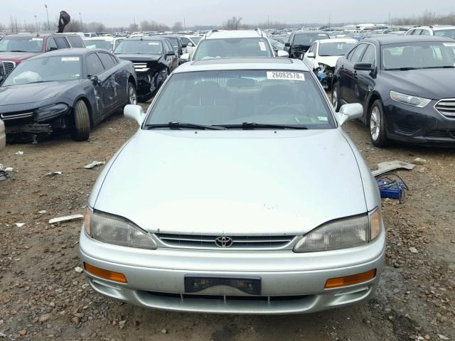 4T1SK12E7SU607117 - 1995 TOYOTA CAMRY LE GREEN photo 9