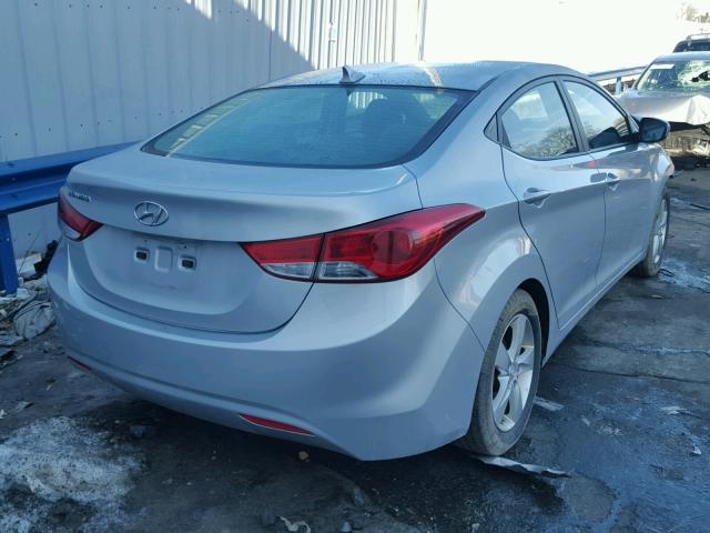 5NPDH4AE5CH085422 - 2012 HYUNDAI ELANTRA GL SILVER photo 4