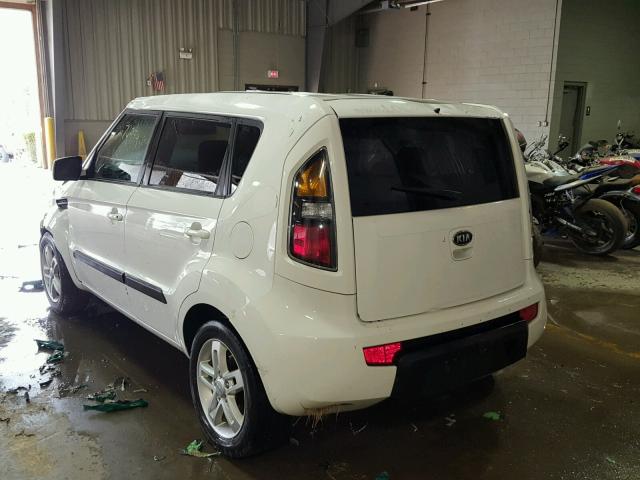 KNDJT2A21B7707318 - 2011 KIA SOUL + WHITE photo 3