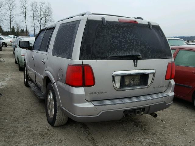 5LMFU28R83LJ05409 - 2003 LINCOLN NAVIGATOR SILVER photo 3