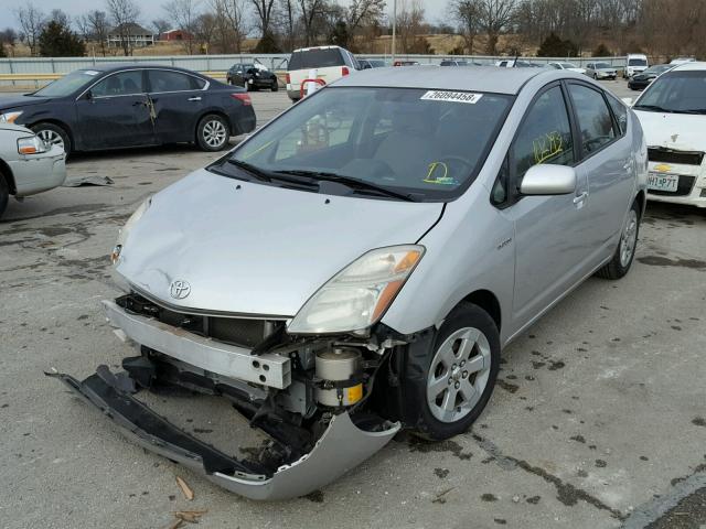 JTDKB20U287796948 - 2008 TOYOTA PRIUS SILVER photo 2