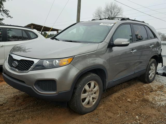 5XYKT3A14DG379237 - 2013 KIA SORENTO LX SILVER photo 2