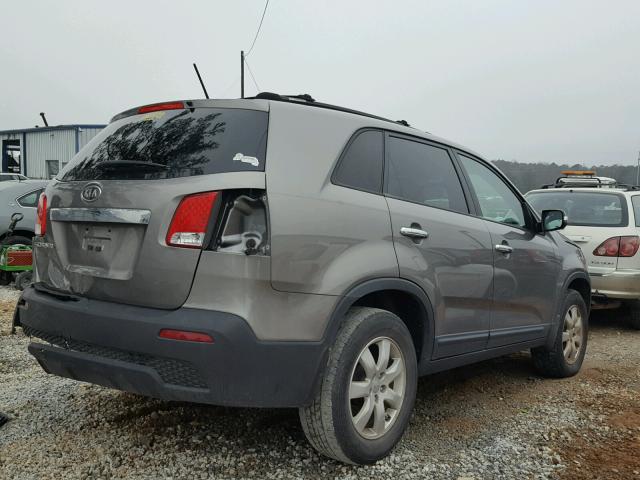 5XYKT3A14DG379237 - 2013 KIA SORENTO LX SILVER photo 4