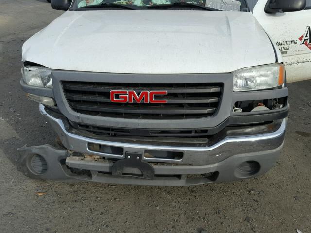 1GDHC24U43Z238593 - 2003 GMC SIERRA C25 WHITE photo 7