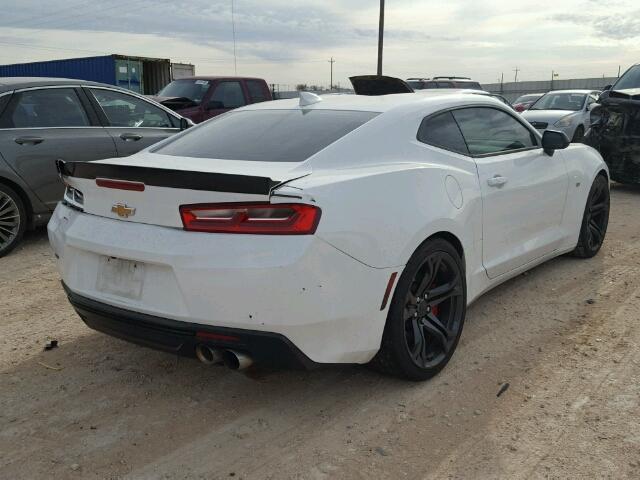 1G1FE1R71H0182166 - 2017 CHEVROLET CAMARO SS WHITE photo 4