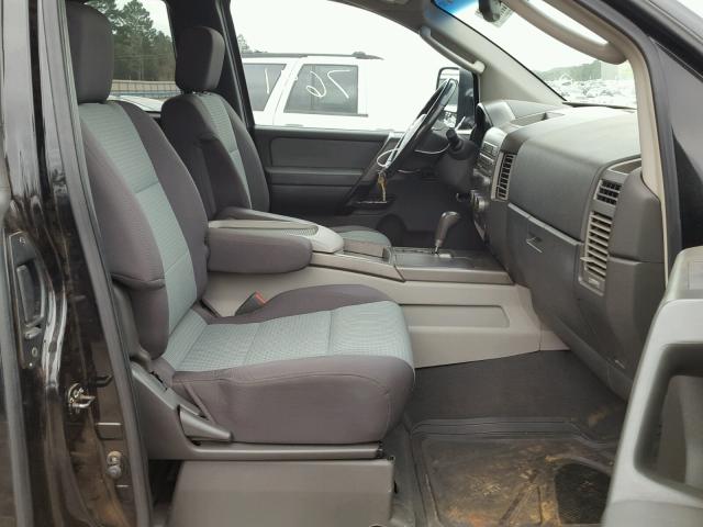 1N6AA06B24N520569 - 2004 NISSAN TITAN XE BLACK photo 5