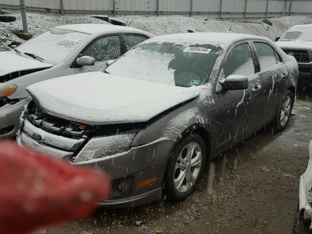 3FAHP0HA9CR185476 - 2012 FORD FUSION SE GRAY photo 2