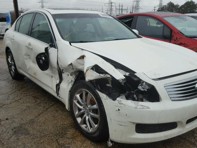 JNKBV61F28M265702 - 2008 INFINITI G35 WHITE photo 9