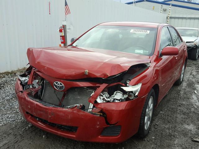 4T1BF3EK1BU661983 - 2011 TOYOTA CAMRY BASE RED photo 2