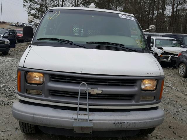 1GCHG35R111226857 - 2001 CHEVROLET EXPRESS G3 WHITE photo 9