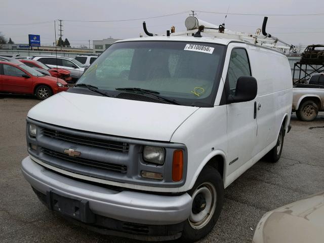 1GCFG25W511141964 - 2001 CHEVROLET EXPRESS G2 WHITE photo 2