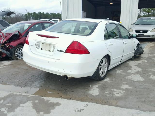 1HGCM563X6A105519 - 2006 HONDA ACCORD SE WHITE photo 4