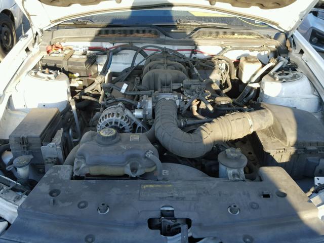 1ZVFT80N475251044 - 2007 FORD MUSTANG WHITE photo 7