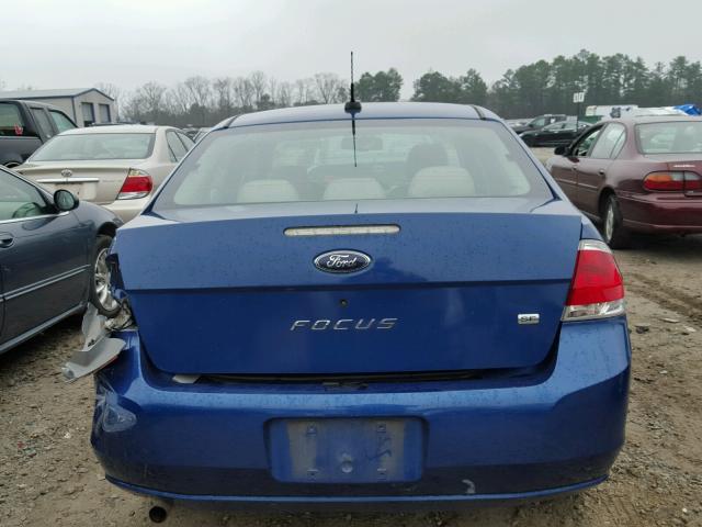 1FAHP35N99W142450 - 2009 FORD FOCUS SE BLUE photo 9