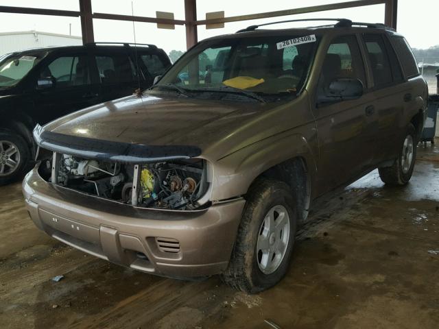 1GNDT13S022484830 - 2002 CHEVROLET TRAILBLAZE BROWN photo 2