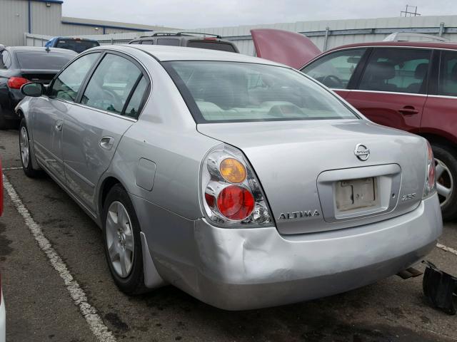 1N4AL11D03C286962 - 2003 NISSAN ALTIMA BAS SILVER photo 3