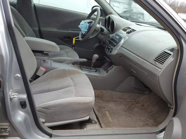 1N4AL11D03C286962 - 2003 NISSAN ALTIMA BAS SILVER photo 5