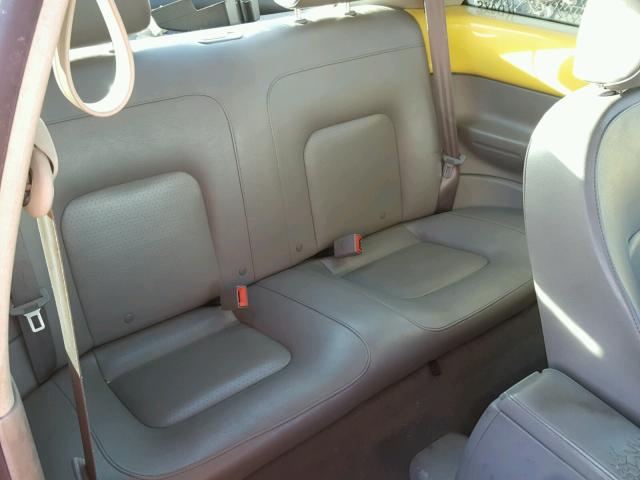 3VWCD31C85M411790 - 2005 VOLKSWAGEN NEW BEETLE 黄色 照片 6
