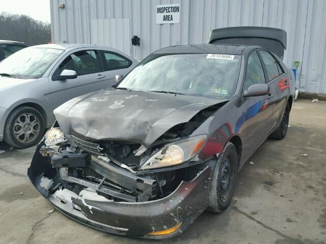 4T1BA32K34U034286 - 2004 TOYOTA CAMRY SE GRAY photo 2