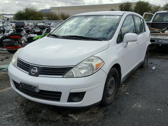 3N1BC13E19L367344 - 2009 NISSAN VERSA S WHITE photo 2