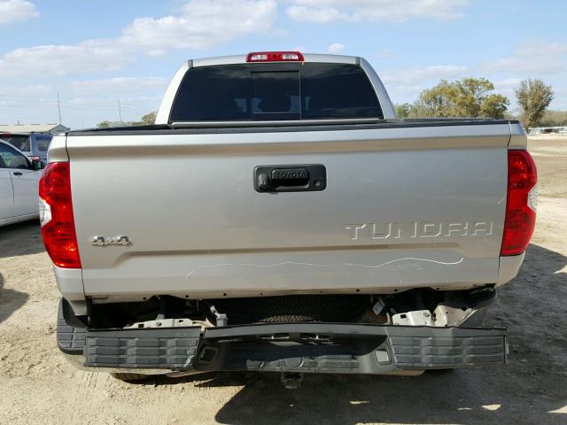 5TFUW5F13FX456619 - 2015 TOYOTA TUNDRA DOU SILVER photo 9