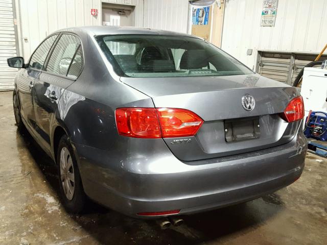 3VW2K7AJ5DM252958 - 2013 VOLKSWAGEN JETTA BASE 灰色 照片 3