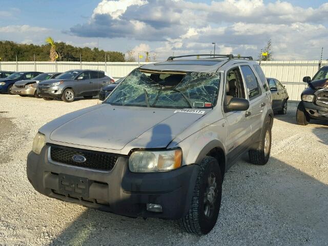 1FMCU04112KE10524 - 2002 FORD ESCAPE XLT SILVER photo 2