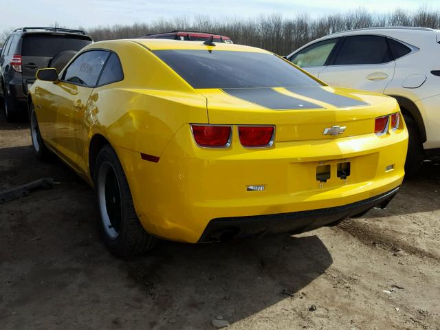 2G1FE1EV8A9211243 - 2010 CHEVROLET CAMARO LS YELLOW photo 3