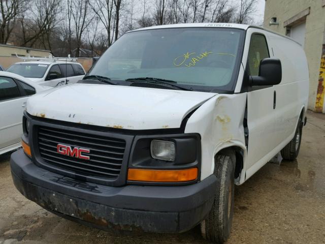 1GTGG25C781123924 - 2008 GMC SAVANA G25 WHITE photo 2