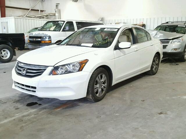 1HGCP2F41CA115169 - 2012 HONDA ACCORD LXP WHITE photo 2