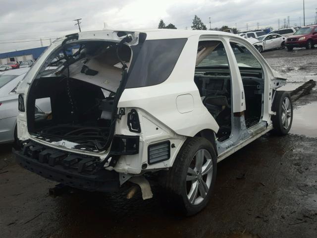 4JGDA5HB2CA016969 - 2012 MERCEDES-BENZ ML 350 4MA WHITE photo 4