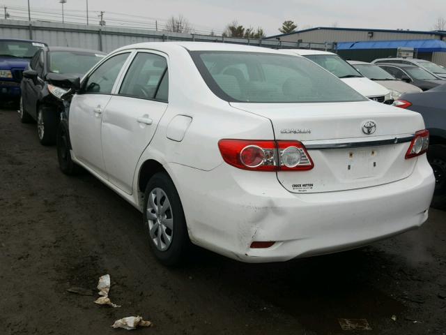 2T1BU4EE4DC972334 - 2013 TOYOTA COROLLA BA WHITE photo 3