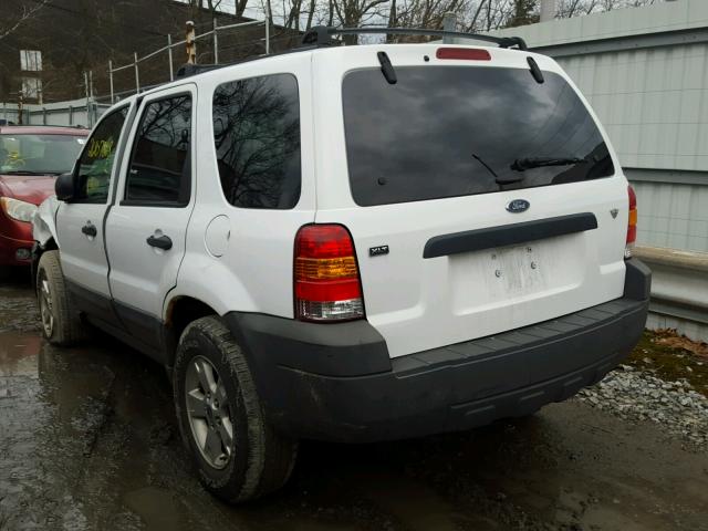 1FMYU93106KD54058 - 2006 FORD ESCAPE XLT WHITE photo 3