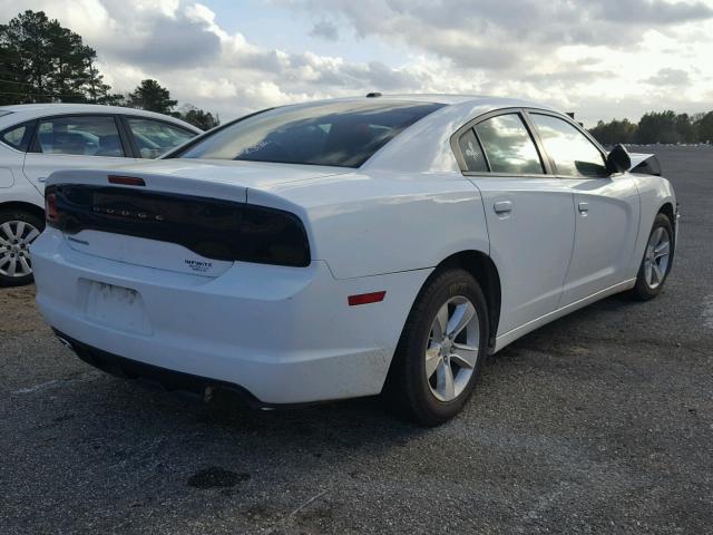 2B3CL3CG4BH579122 - 2011 DODGE CHARGER WHITE photo 4