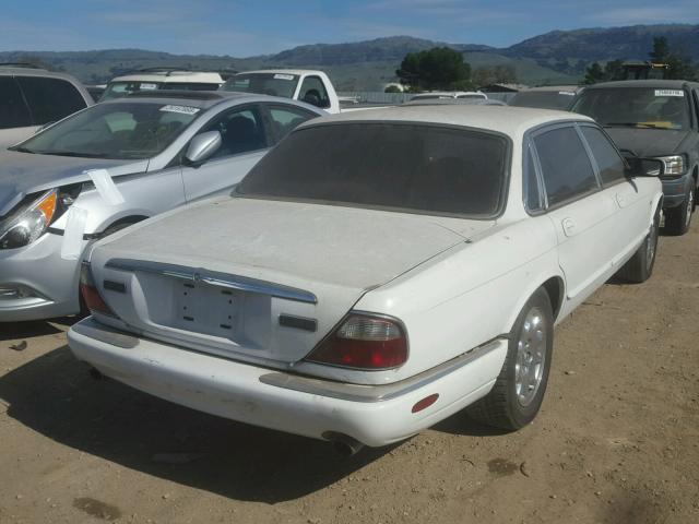 SAJHX6049XC857870 - 1999 JAGUAR XJ8 L WHITE photo 4