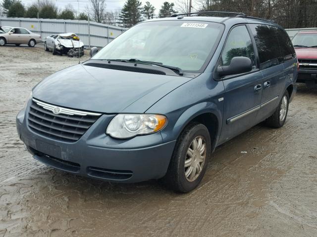 2A8GP54L77R173342 - 2007 CHRYSLER TOWN & COU BLUE photo 2